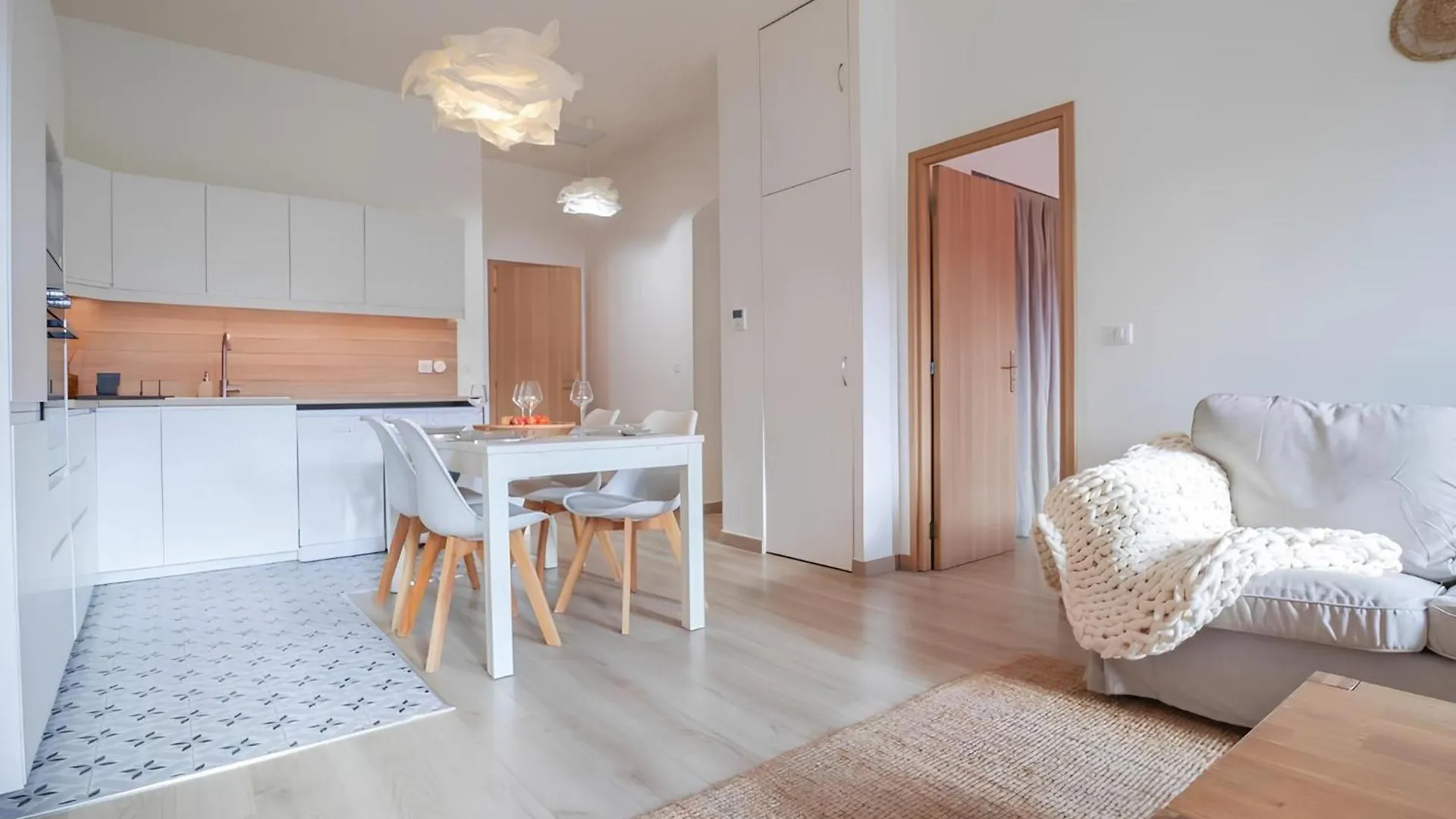 Magnifique Appartement, Plein Centre, Cozy Menton 0*,