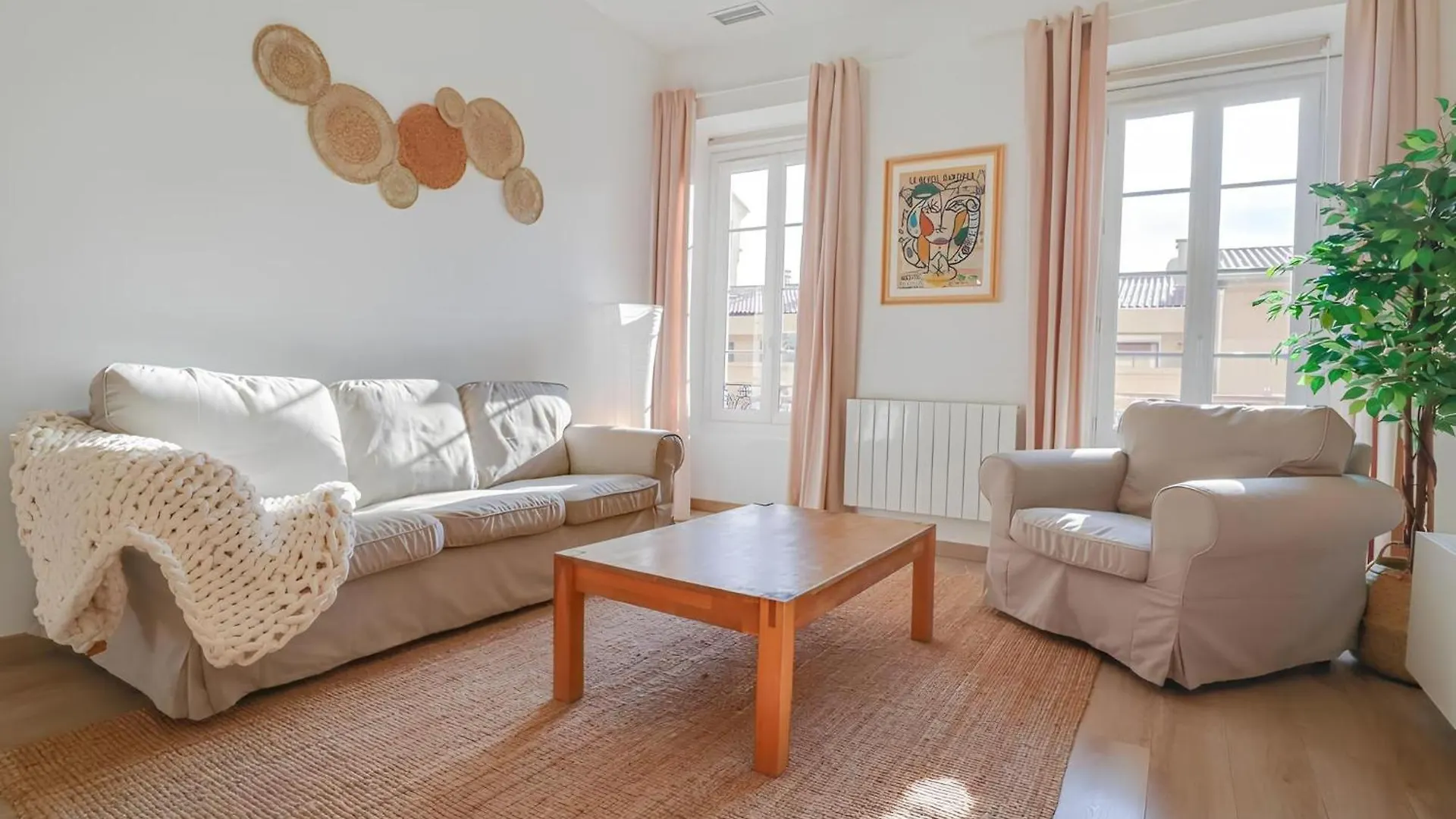 Magnifique Appartement, Plein Centre, Cozy Menton 0*,