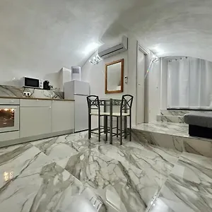 Apartment Cave House, Menton